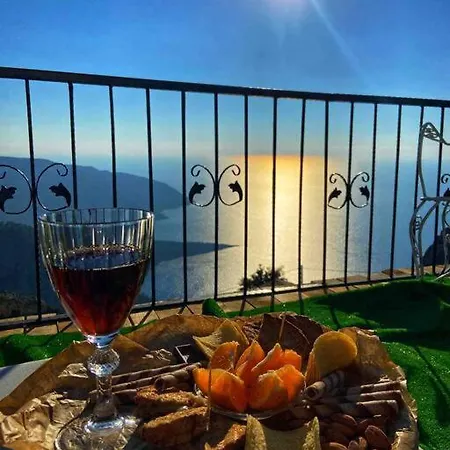Hotel Mavi Ve Yesilin Sonsuz Tonu *